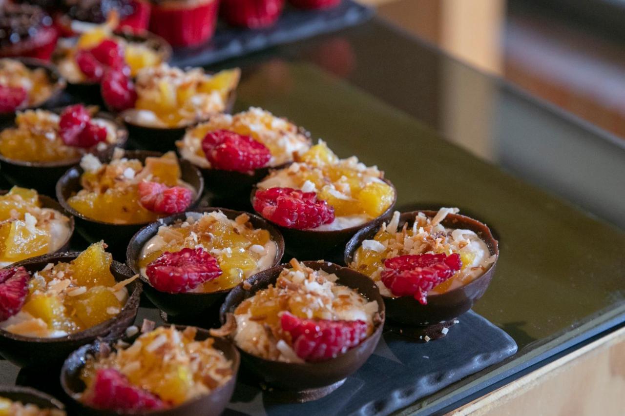 Hosteria Las Quintas Hotel Restaurante Bar Куернавака Екстер'єр фото Chocolate cups with fruit
